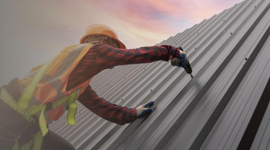 Professional residential roofers in Mount Summit, IN